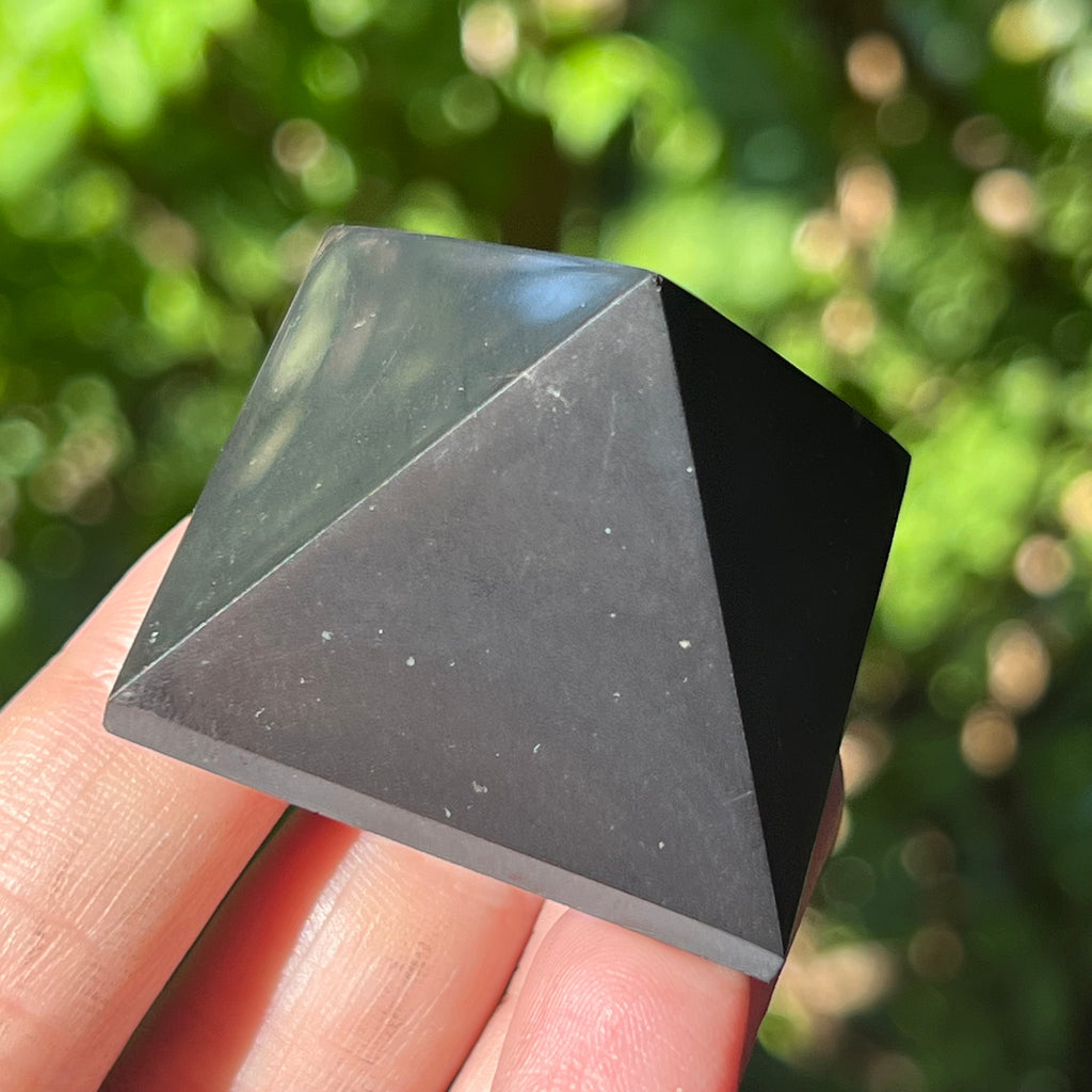 Piramida shungit polisat 6 cm, druzy.ro, pietre semipretioase 4