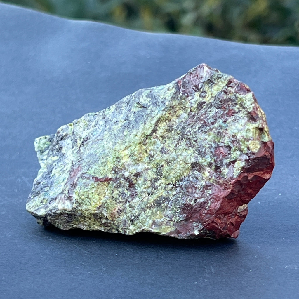 Piatra sangele dragonului (epidot&piedmontit) piatra bruta m12, pietre semipretioase - druzy.ro 10 