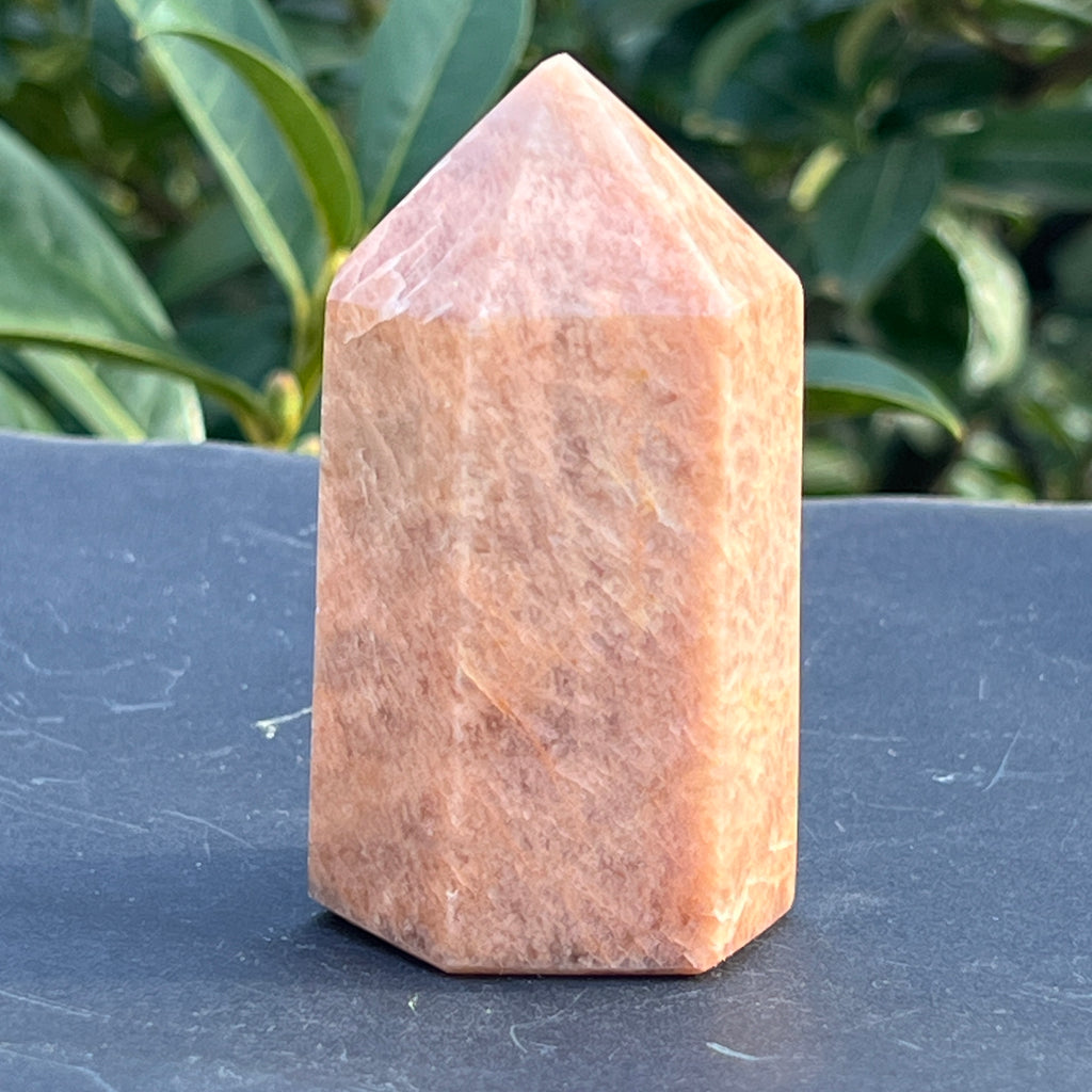 Obelisc piatra lunii somon model 2, pietre semipretioase - druzy.ro 1 