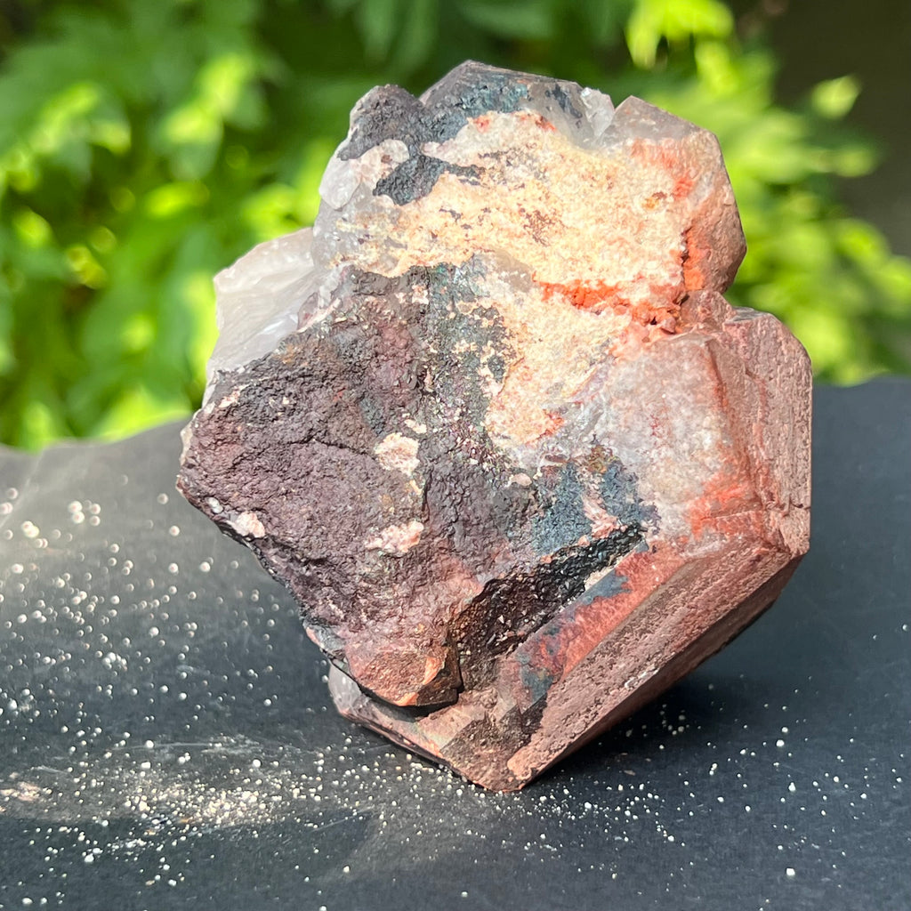 Cluster cuart Blacknit cu goetita si hematit model 4a/3 din Madagascar, pietre semipretioase - druzy.ro 4