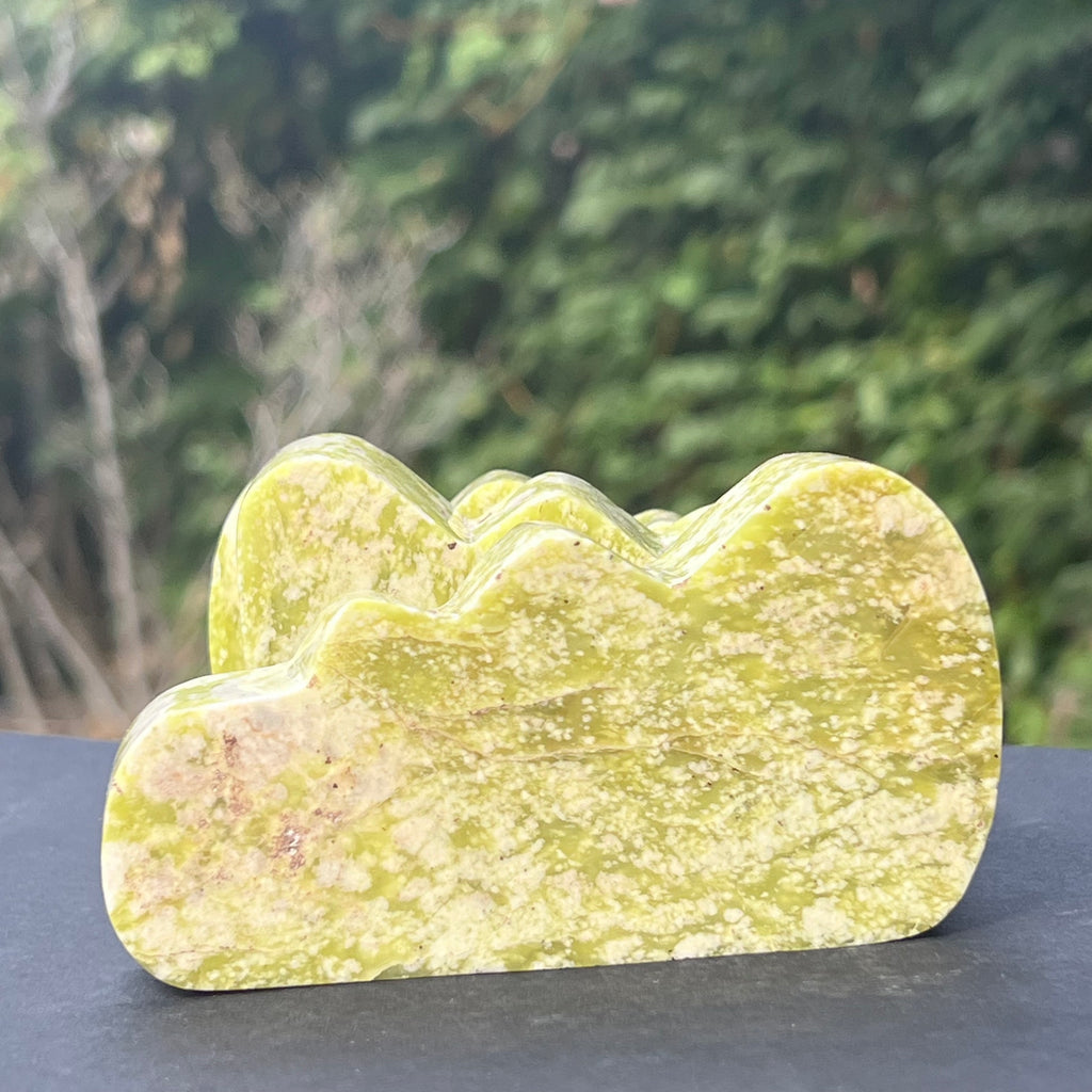 Serpentin forma nor 11*5*2 cm, druzy.ro, cristale 6