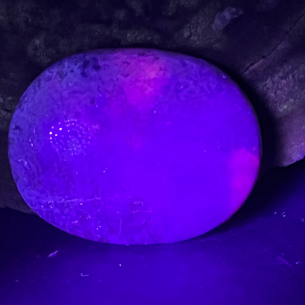 Hackmanit mov Uv reactive palmstone m8, pietre semipretioase - druzy.ro 1 