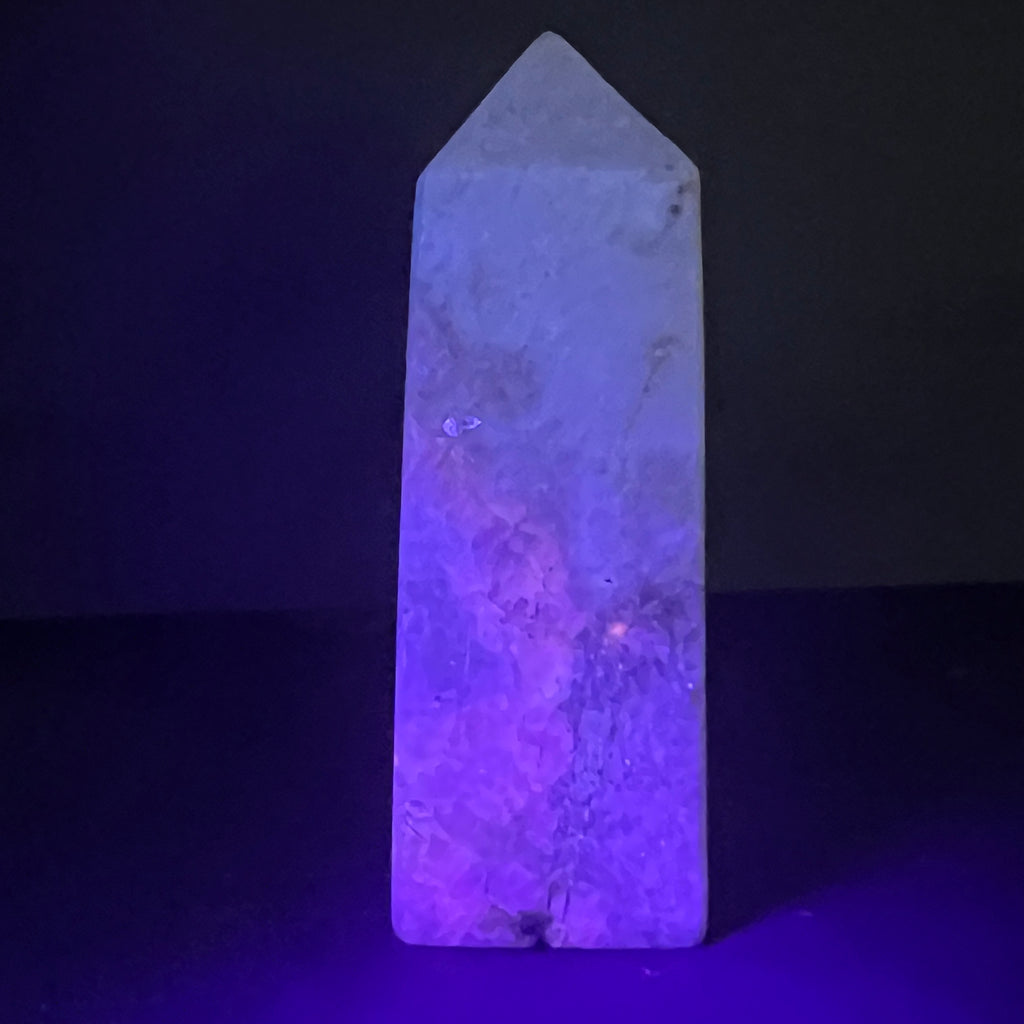 Turn/ obelisc hackmanit Uv reactive  m3, pietre semipretioase - druzy.ro 2 