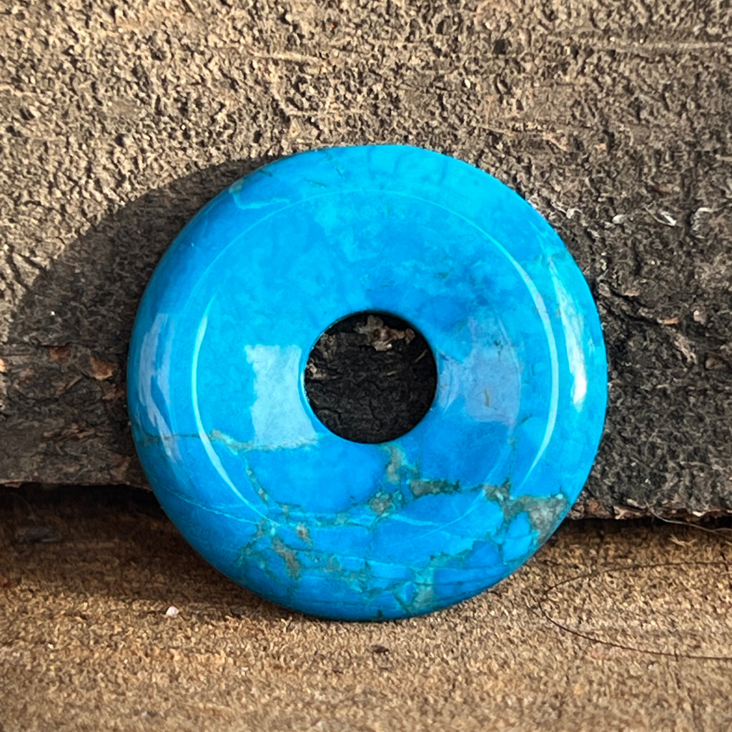 Pandantiv donut piatra pi howlit albastru M, pietre semipretioase - druzy.ro 1 