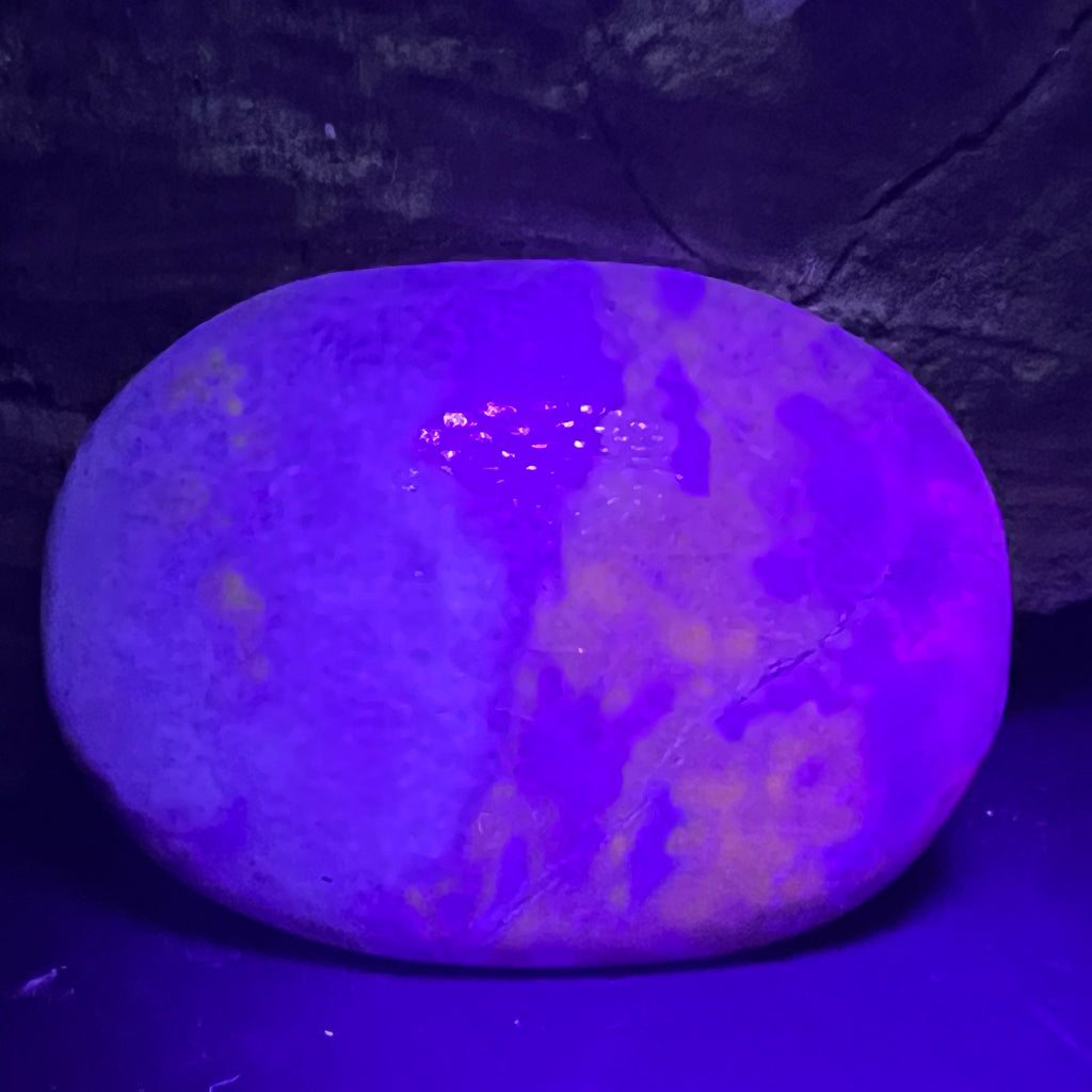 Hackmanit mov Uv reactive palmstone m10, pietre semipretioase - druzy.ro 1 