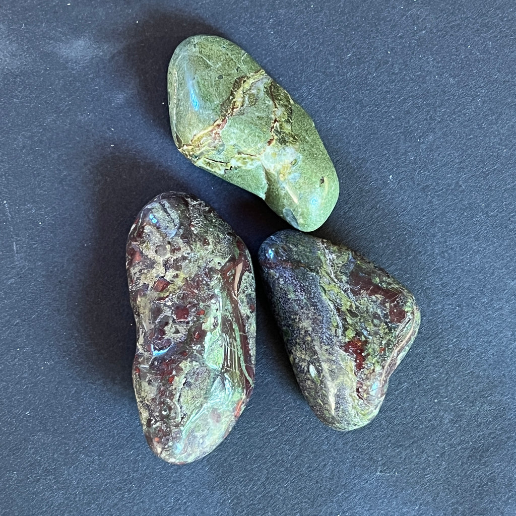 Piatra rulata sangele dragonului XL, pietre semipretioase - druzy.ro 5 