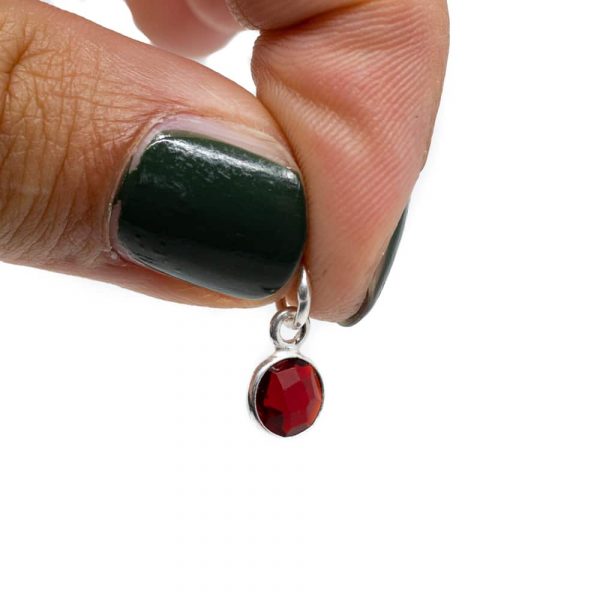 Pandantiv mini granat 0.6 cm, argint,  piatra lunii ianuarie, birthstone, druzy.ro, cristale 2
