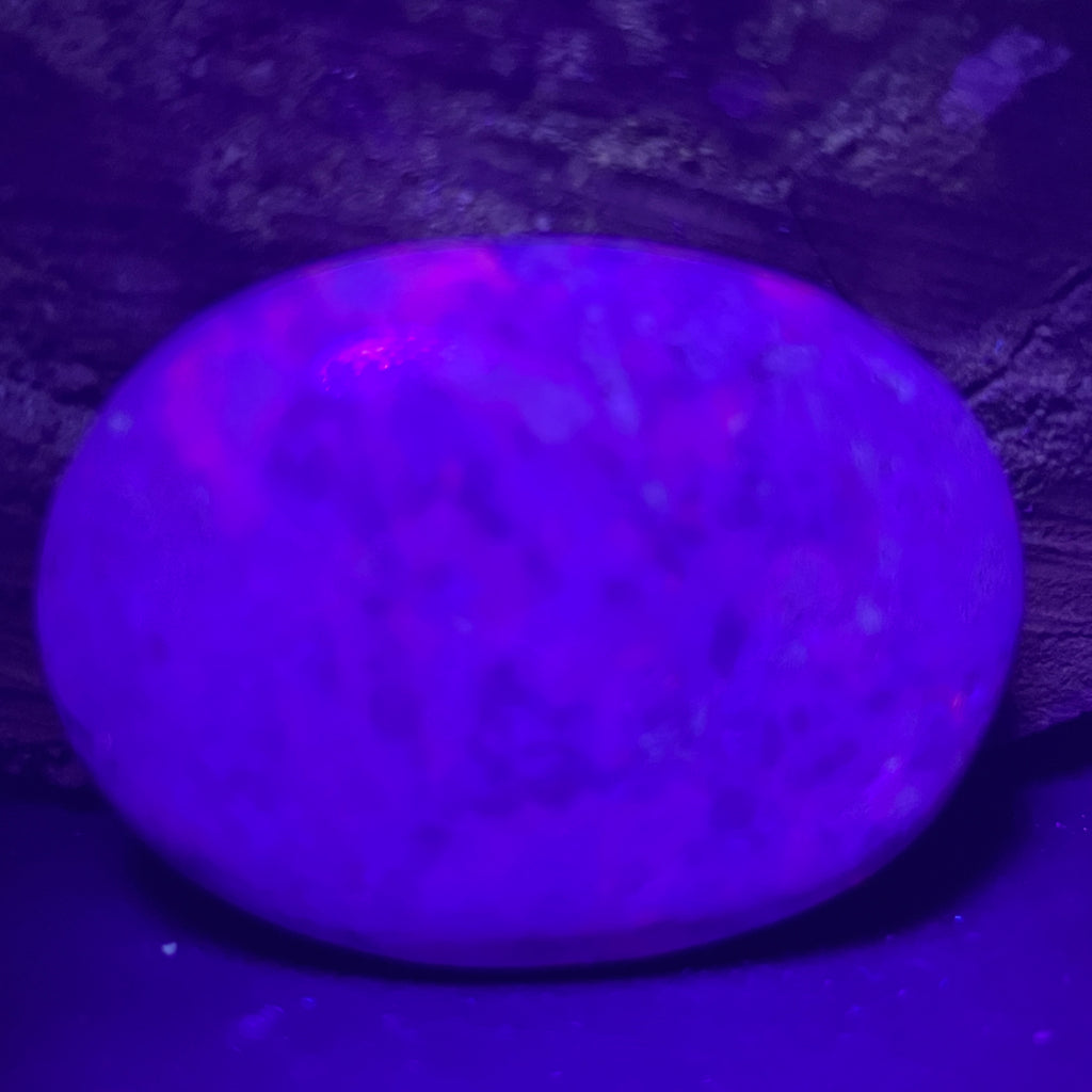 Hackmanit mov Uv reactive palmstone m11, pietre semipretioase - druzy.ro 2 