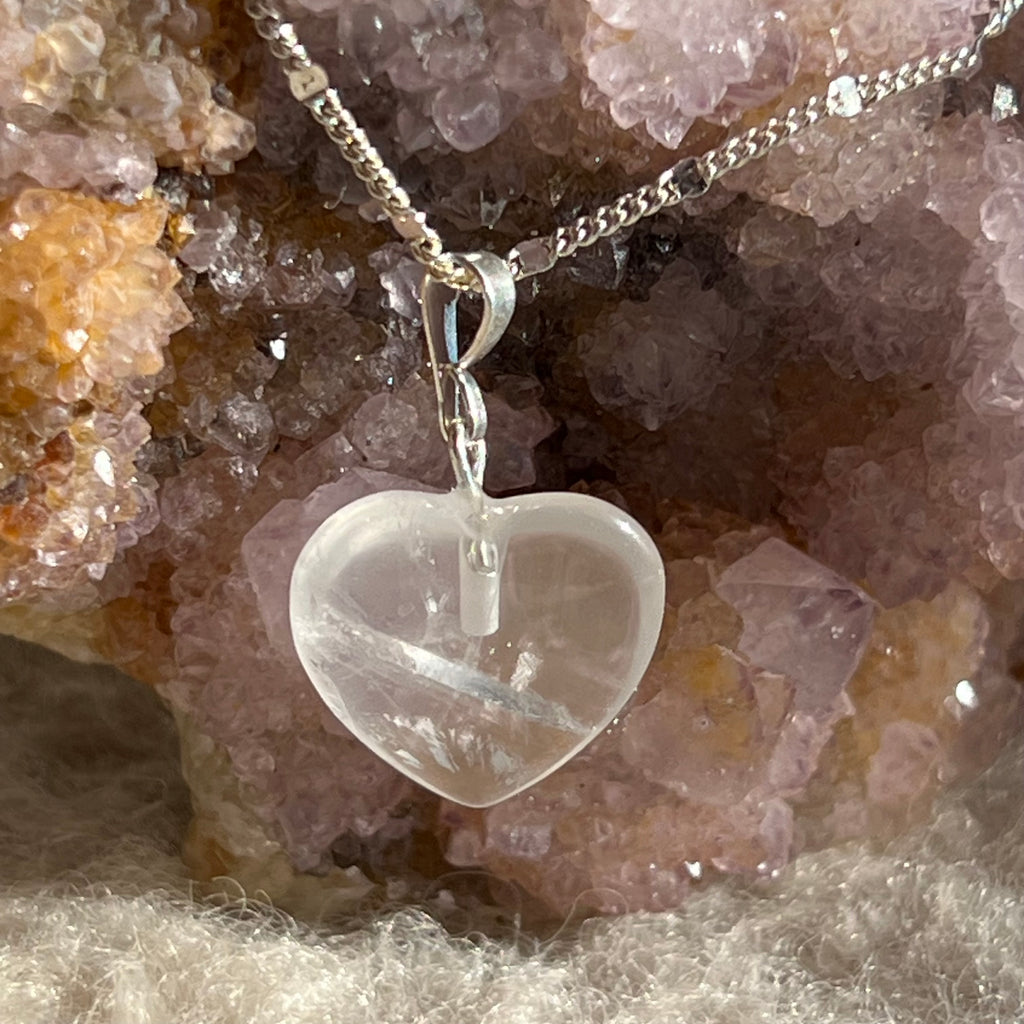 Pandantiv inima cuart de stanca 1 cm, piatra lunii aprilie, birthstone, druzy.ro, cristale 1