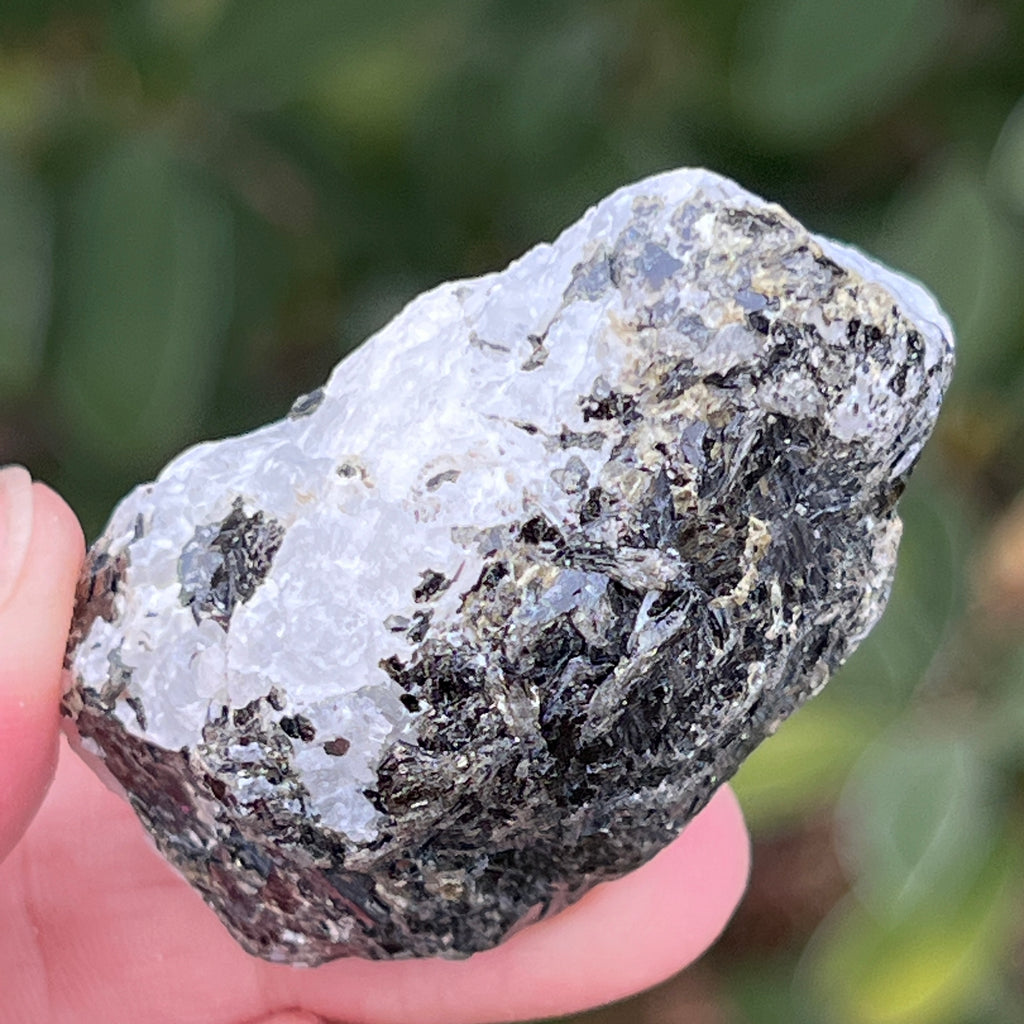 Piatra lunii cu insertii turmalina -piatra bruta m12, pietre semipretioase - druzy.ro 1 