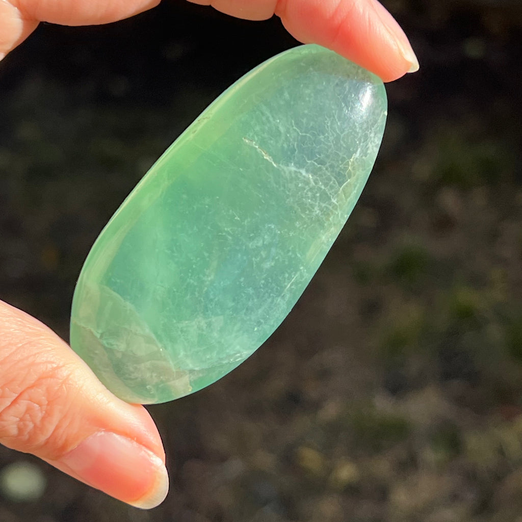 Palmstone fluorit verde model 4, din Madagascar, druzy.ro, cristale 4