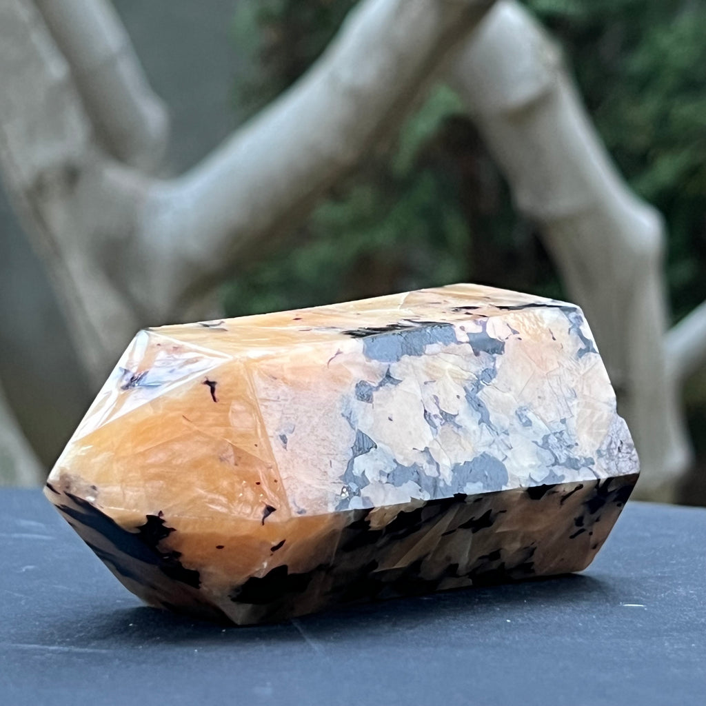 Fluorit in calcit generator obelisc din Madagascar model 3, druzy.ro, cristale 5