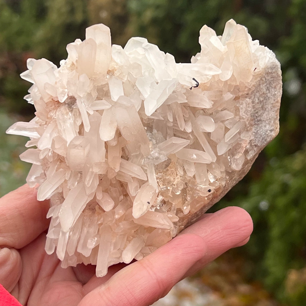 Cluster cu cristale aciculare model 3 din Madagascar, druzy.ro, cristale 4