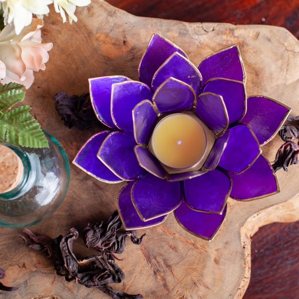 Suport lumanare mov floare lotus din Philippine cu cochilii Capiz, druzy.ro 3
