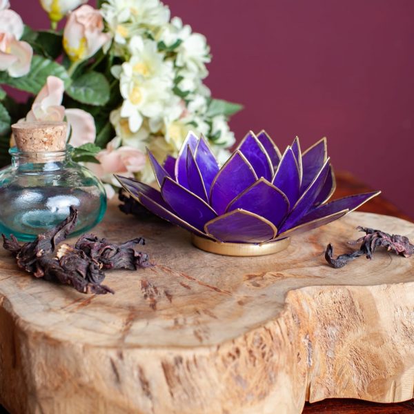 Suport lumanare mov floare lotus din Philippine cu cochilii Capiz, druzy.ro 2