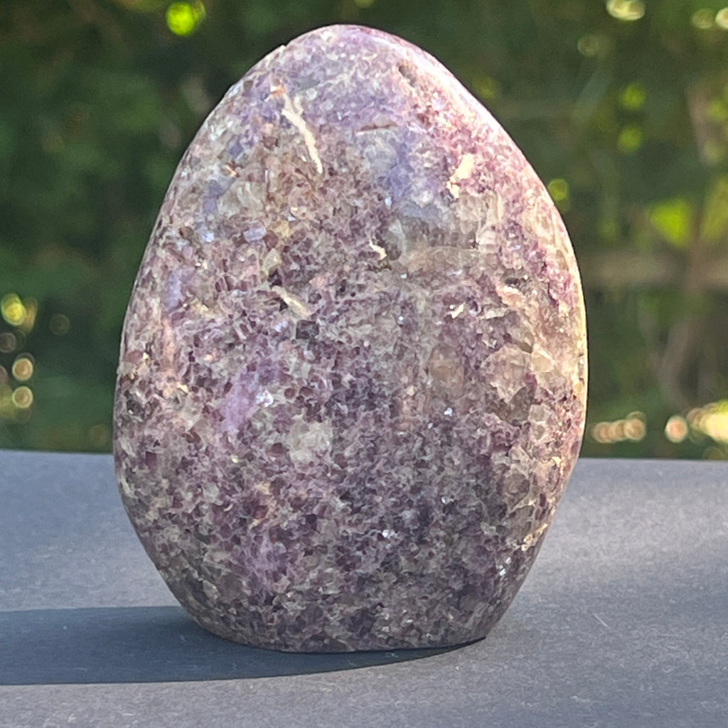 Sculptura Lepidolit forma libera | Model 3, pietre semipretioase - druzy.ro 1 