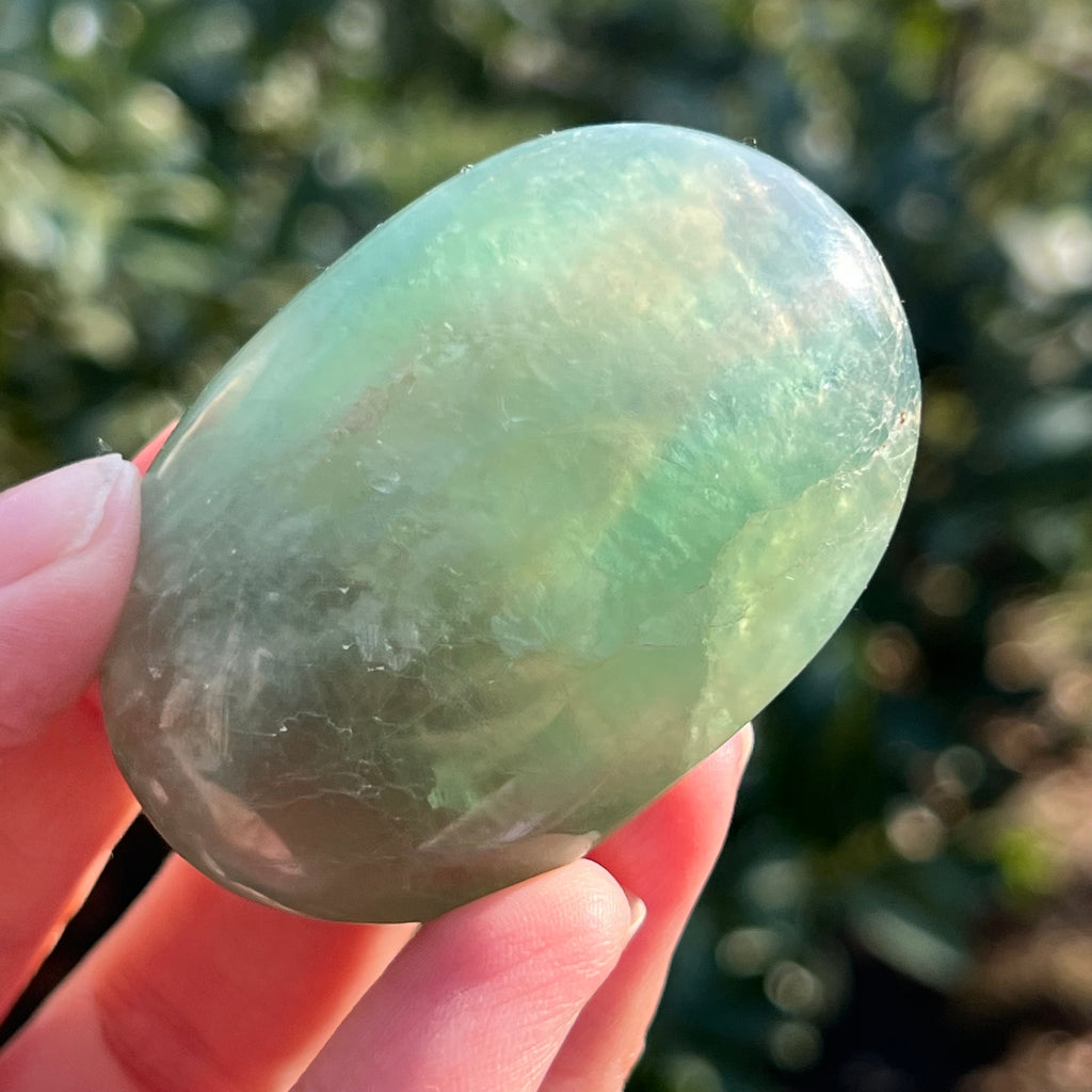 Palmstone fluorit verde model 11, din Madagascar, druzy.ro, cristale 3