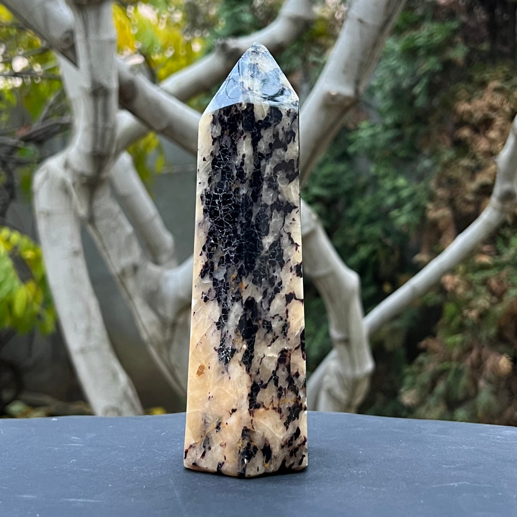 Fluorit in calcit generator obelisc XL din Madagascar model 1, druzy.ro, cristale 5