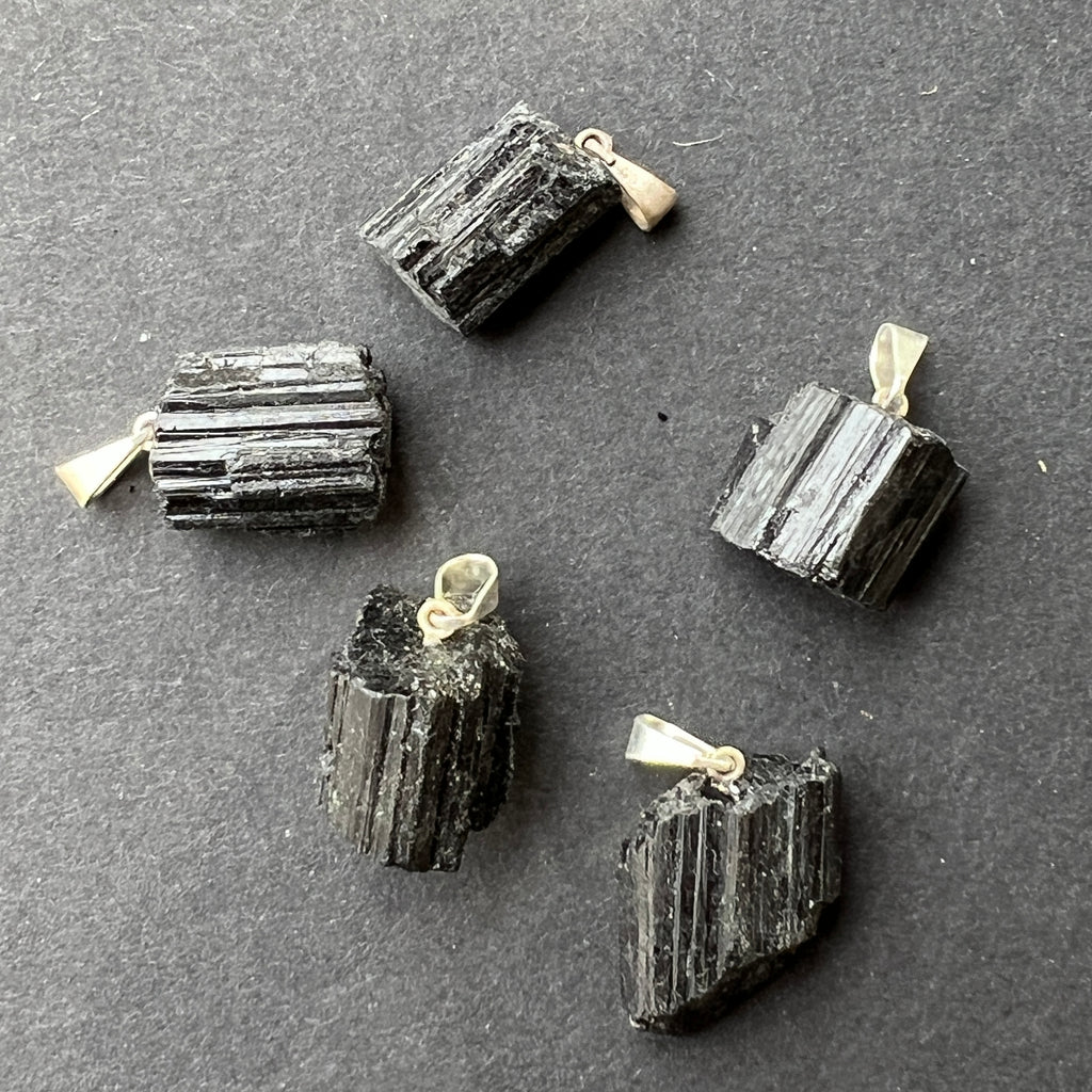 Pandantiv turmalina neagra brut, pietre semipretioase - druzy.ro 3 
