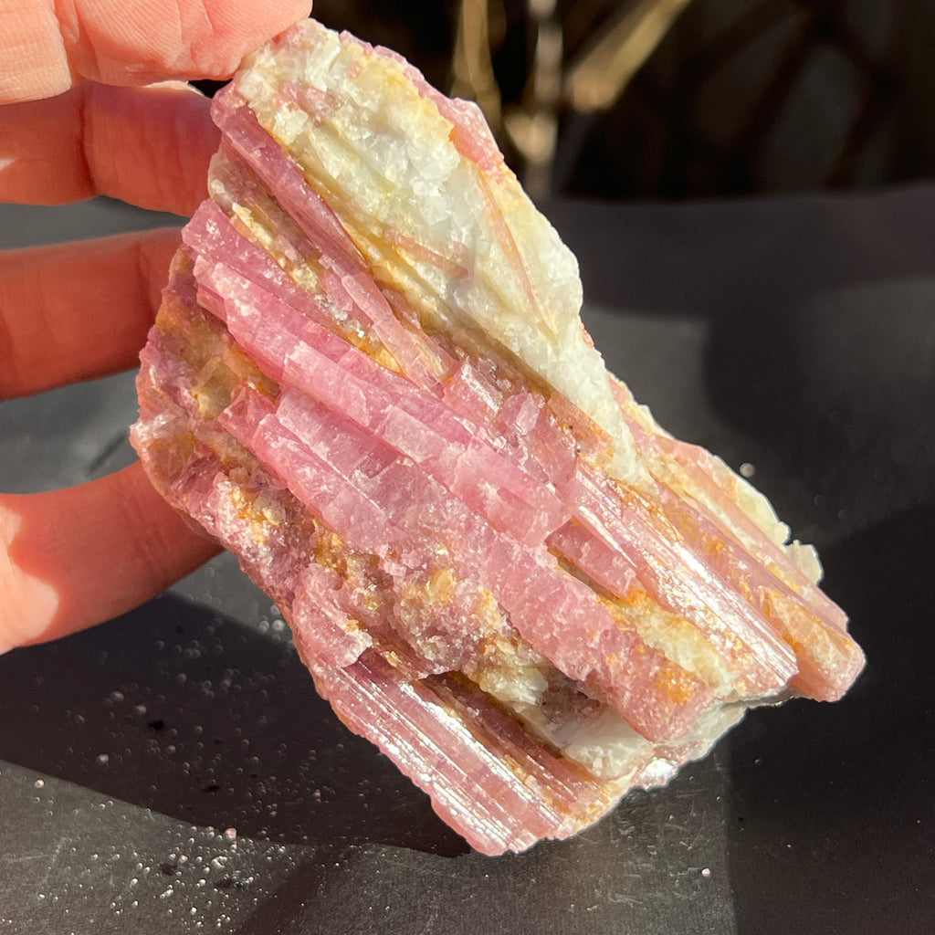 Rubelit/ turmalina roz A piatra bruta din Brazilia m6, pietre semipretioase - druzy.ro 7 