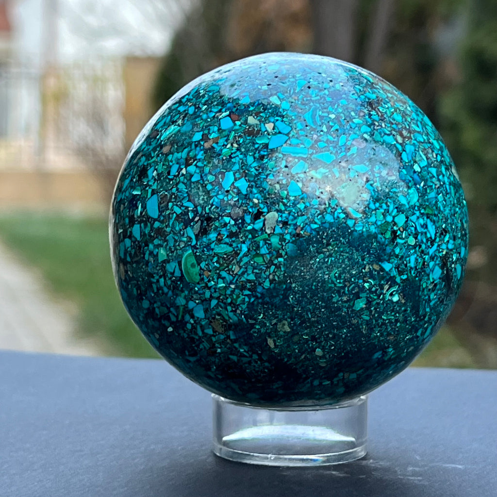 Sfera 7.4 cm fragmente Crisocola in rasina model 1, druzy.ro, cristale 2