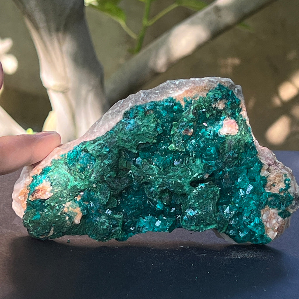 Dioptaz cu malachit cluster din Congo model 43, pietre semipretioase - druzy.ro 3 