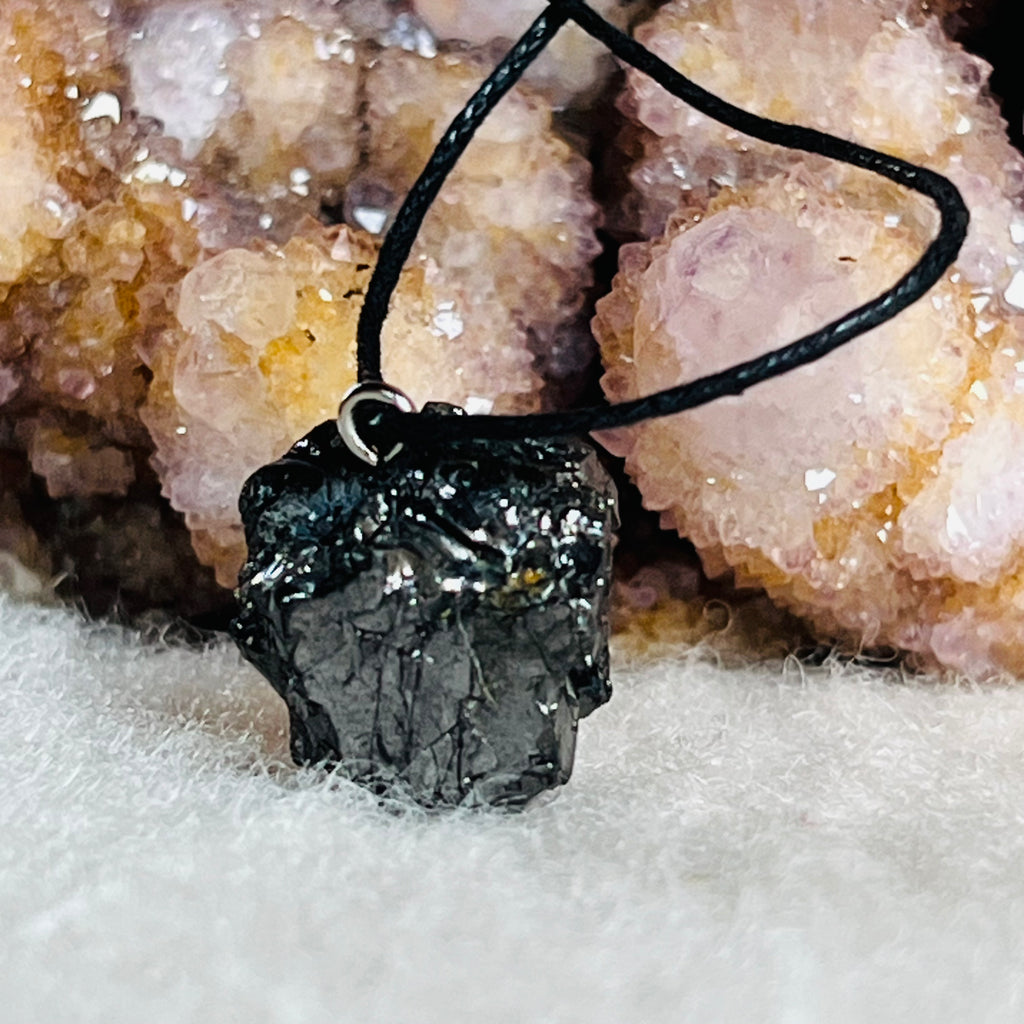 Pandantiv shungit Elite cu snur negru, druzy.ro, cristale 3