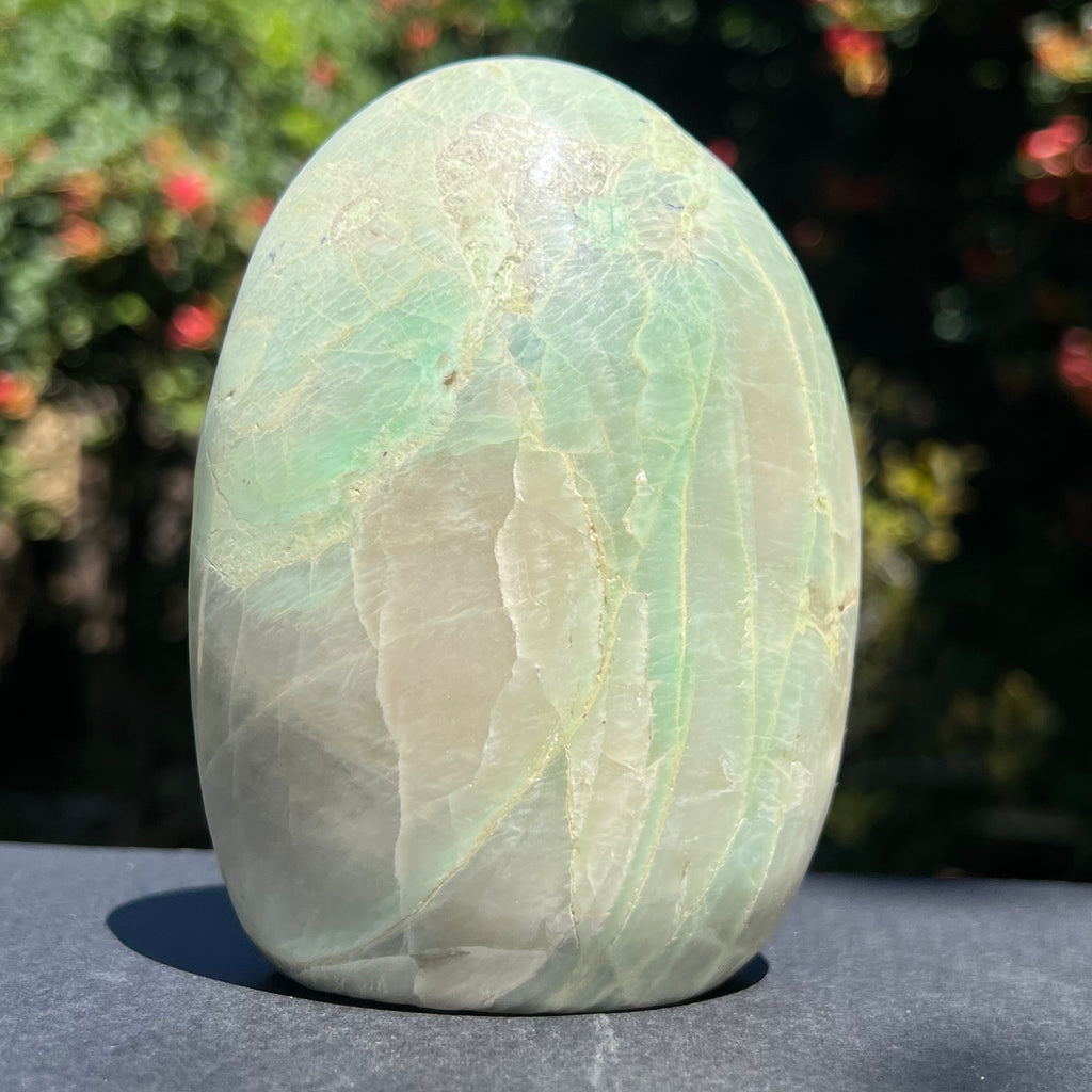 Piatra lunii cu garnierit structura forma libera XL model 2, druzy.ro, cristale 1
