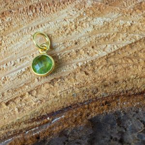 Pandantiv peridot 0.6 cm,  piatra lunii august, birthstone, pietre semipretioase - druzy.ro 3 