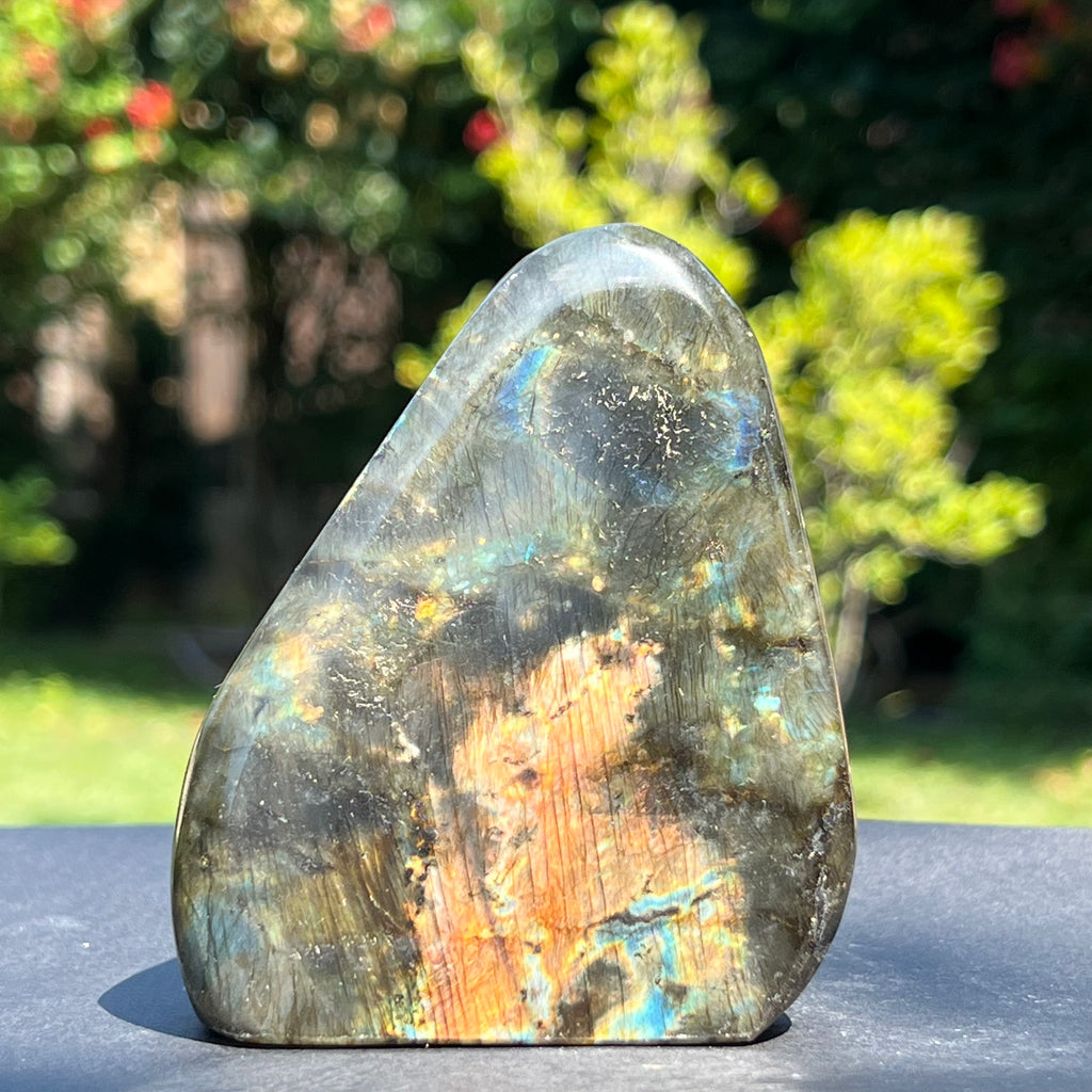 Labradorit structura forma libera m3, druzy.ro, cristale 1