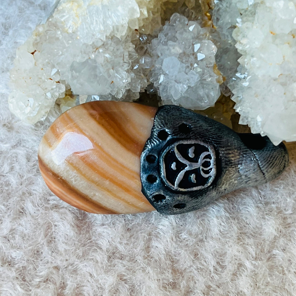 Pandantiv aragonit somon Jaguar m2, druzy.ro, cristale 2