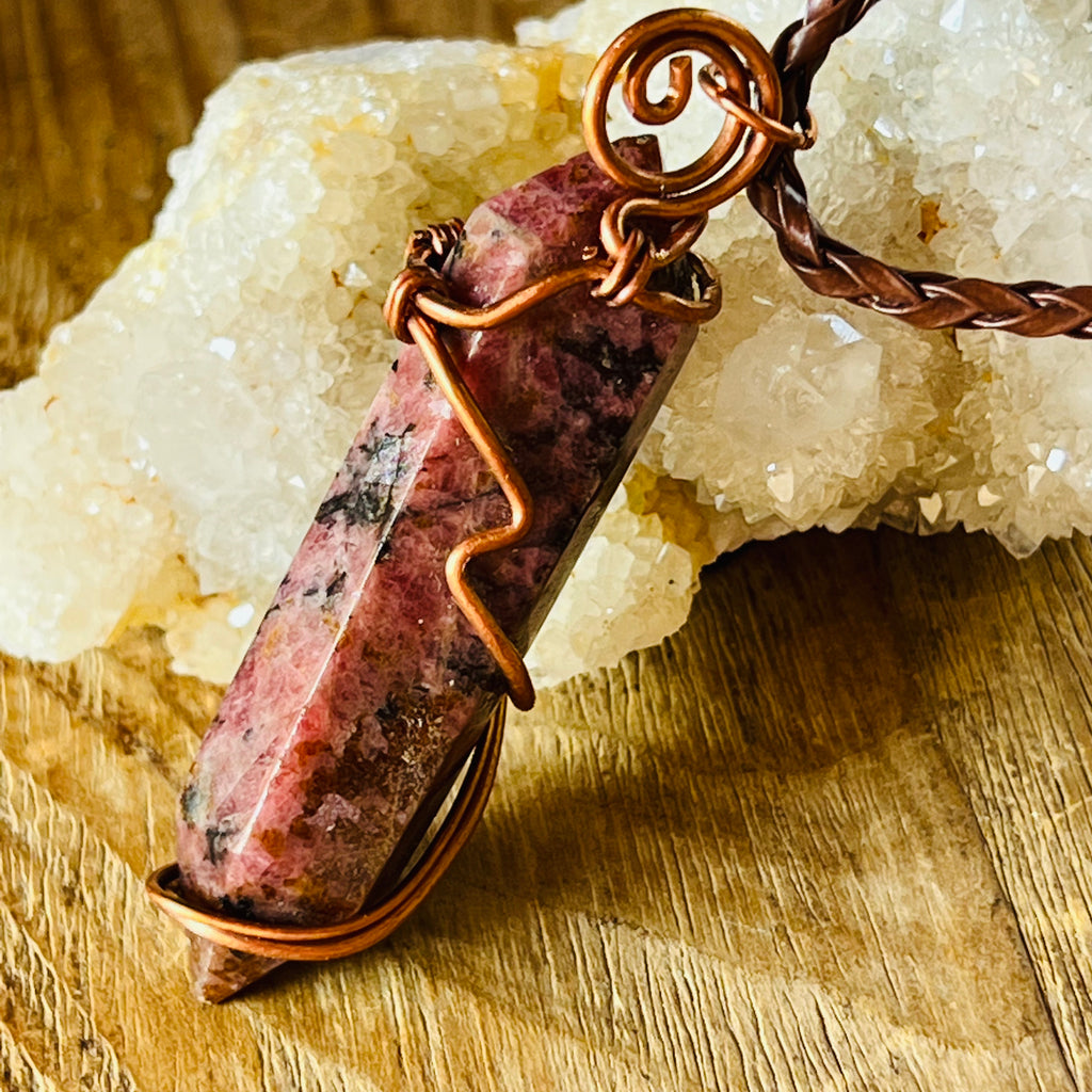 Colier rodonit in cupru/artistic wire m1, druzy.ro, cristale 1