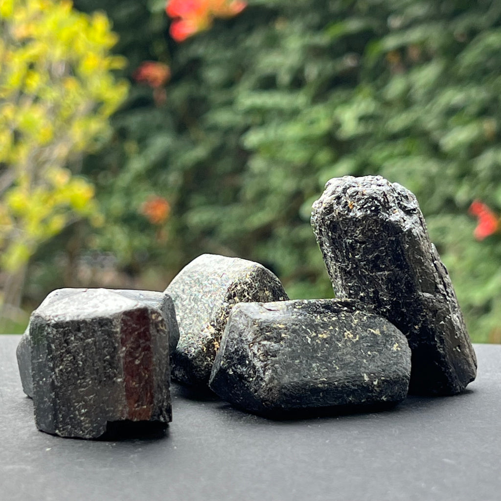 Turmalina neagra bruta, druzy.ro, cristale 1