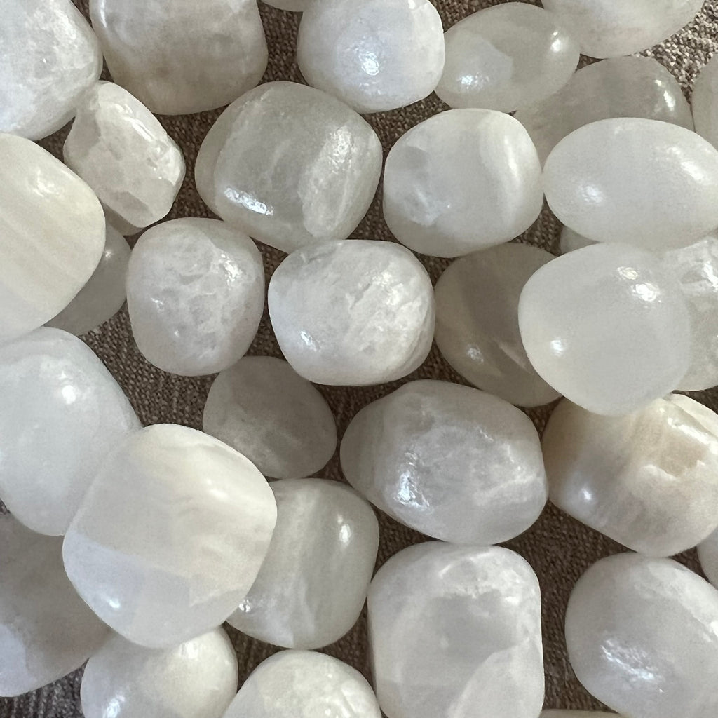 Onix alb piatra rulata, druzy.ro, cristale 1