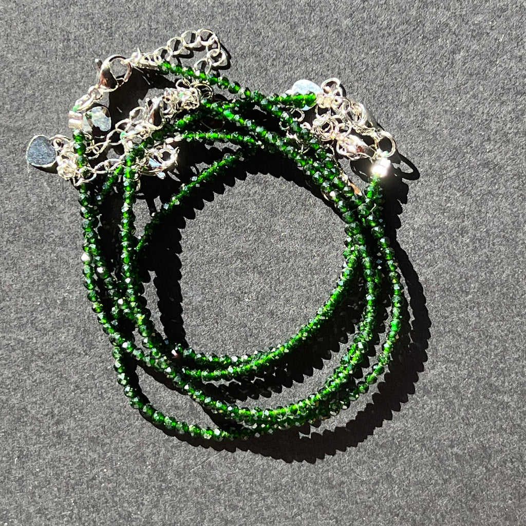 Bratara nisipit (Sandstone) verde 2 mm, pietre semipretioase, DRUZY.RO 1