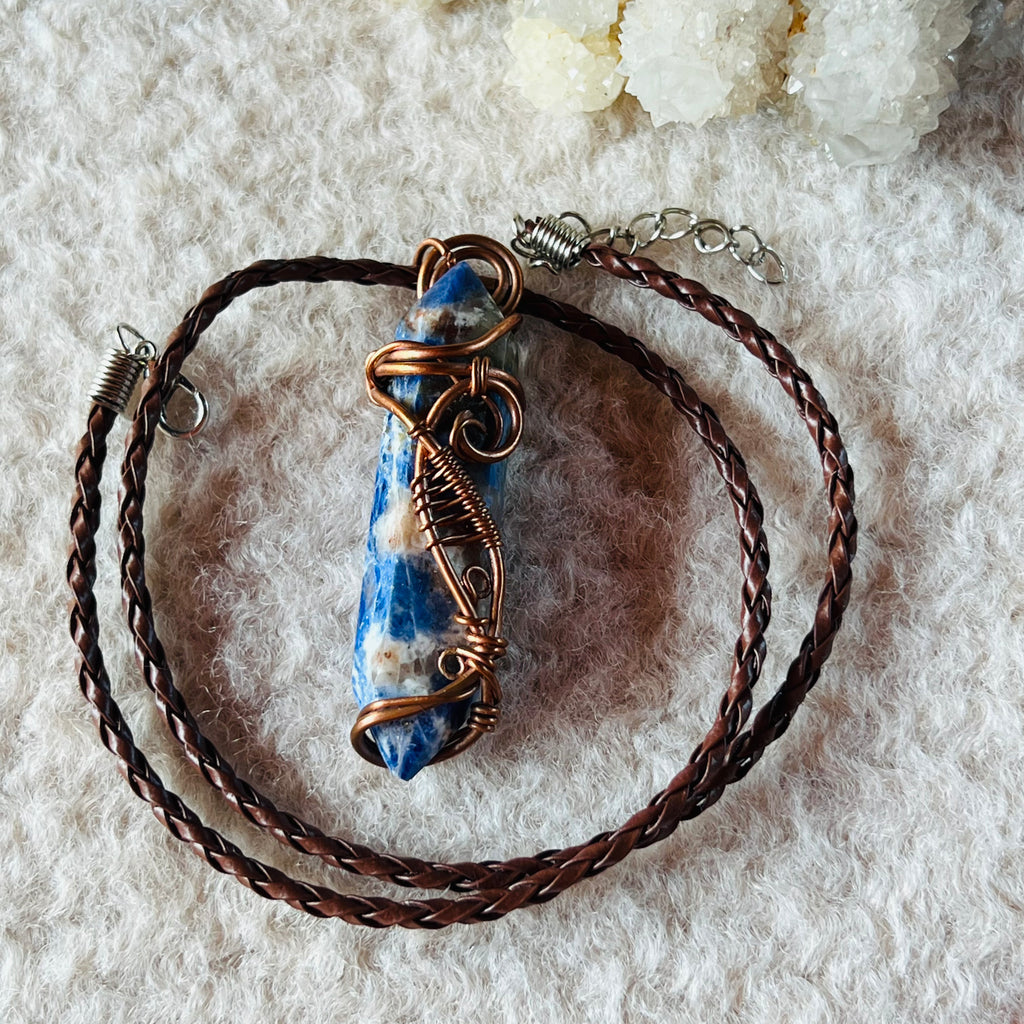 Colier pandantiv sodalit in cupru/artistic wire m2, druzy.ro, cristale 2