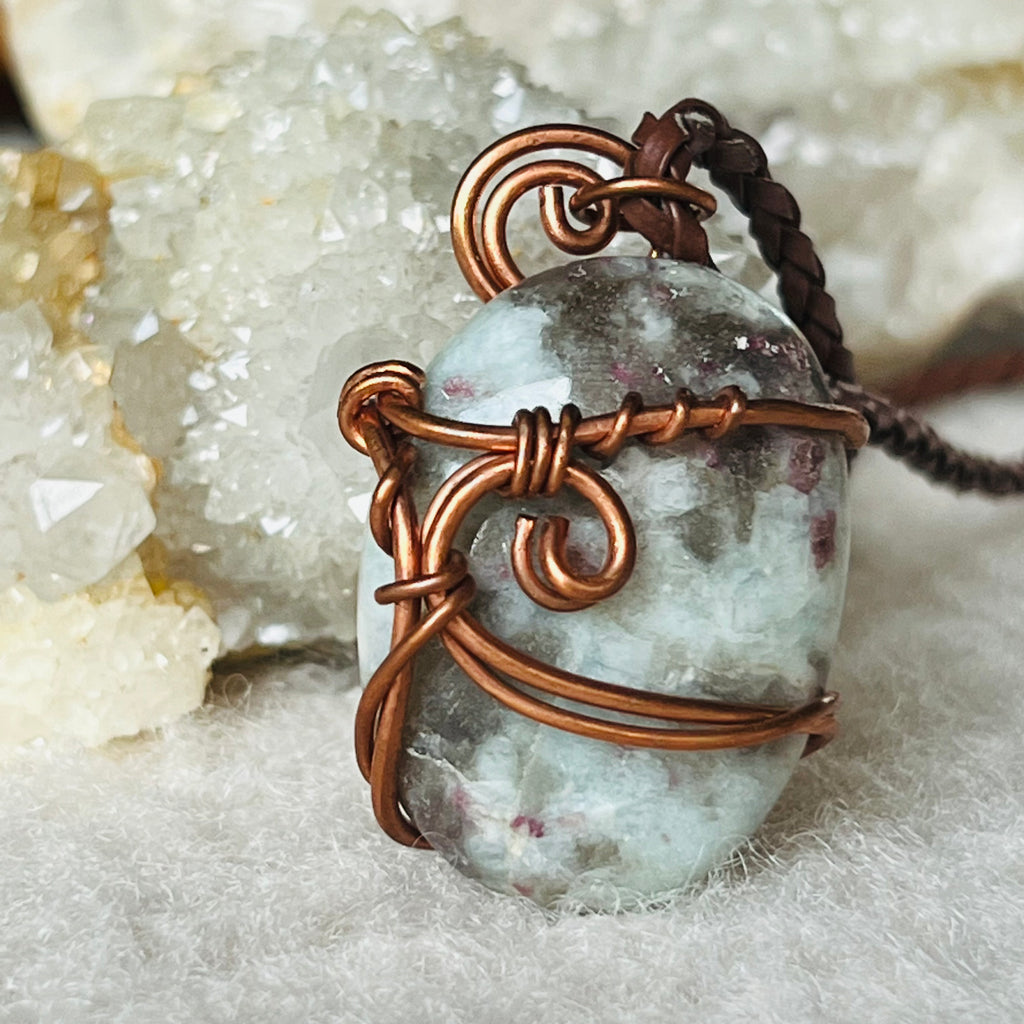 Colier pandantiv rubelit in cupru/artistic wire, druzy.ro, cristale 4