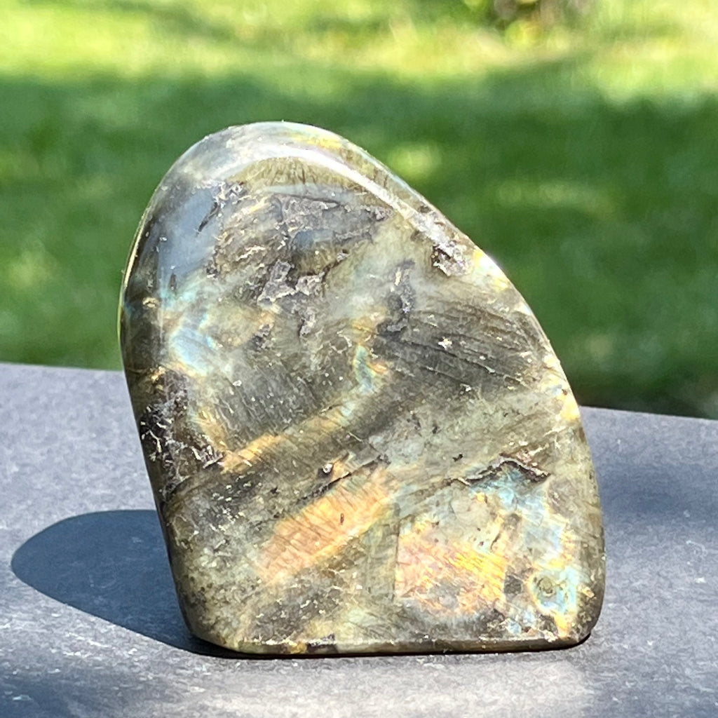 Labradorit structura forma libera m4, druzy.ro, cristale 2