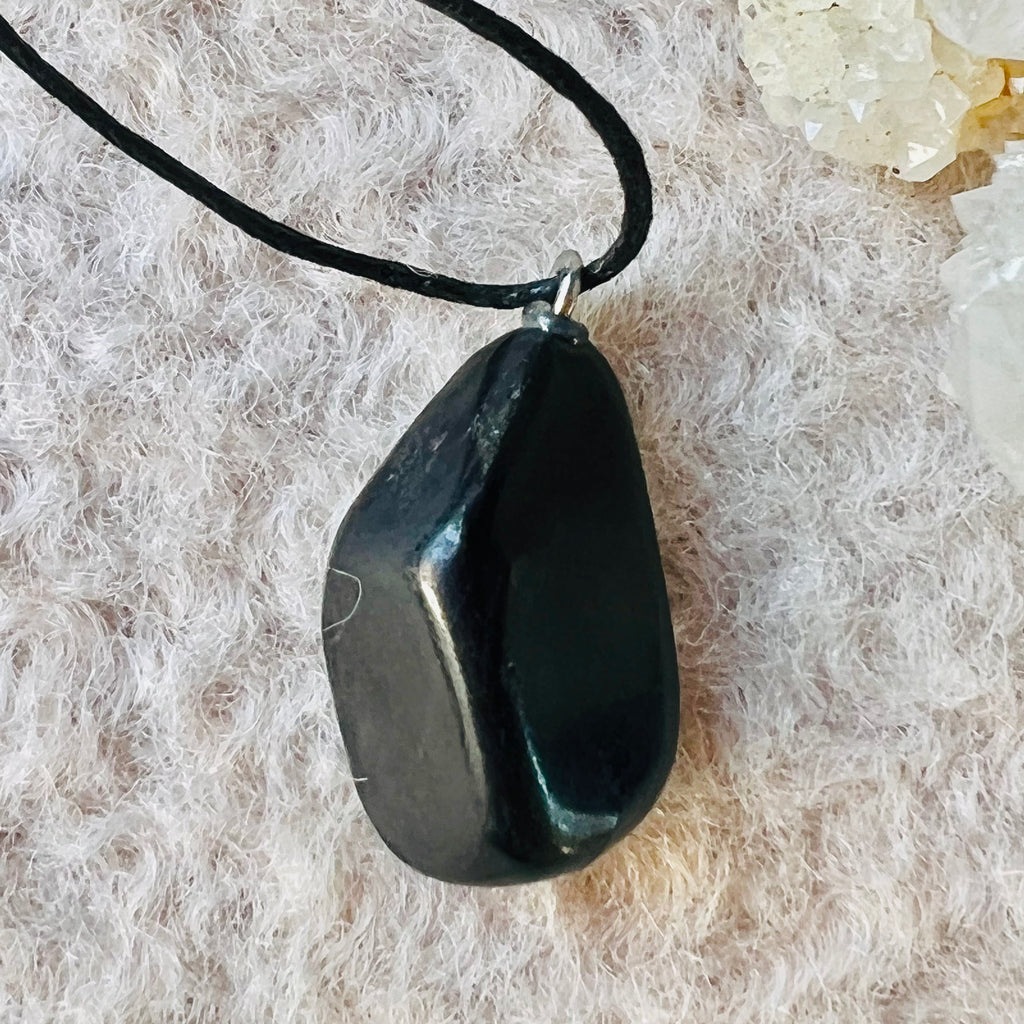 Pandantiv shungit Tumble, druzy.ro, cristale 1