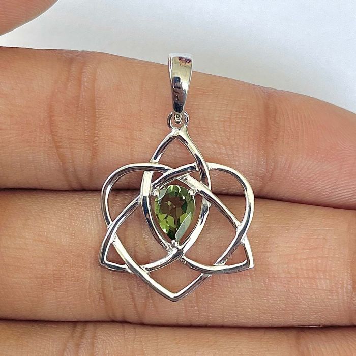 Pandantiv moldavit inimi Triquetra | Model L, pietre semipretioase - druzy.ro 1 