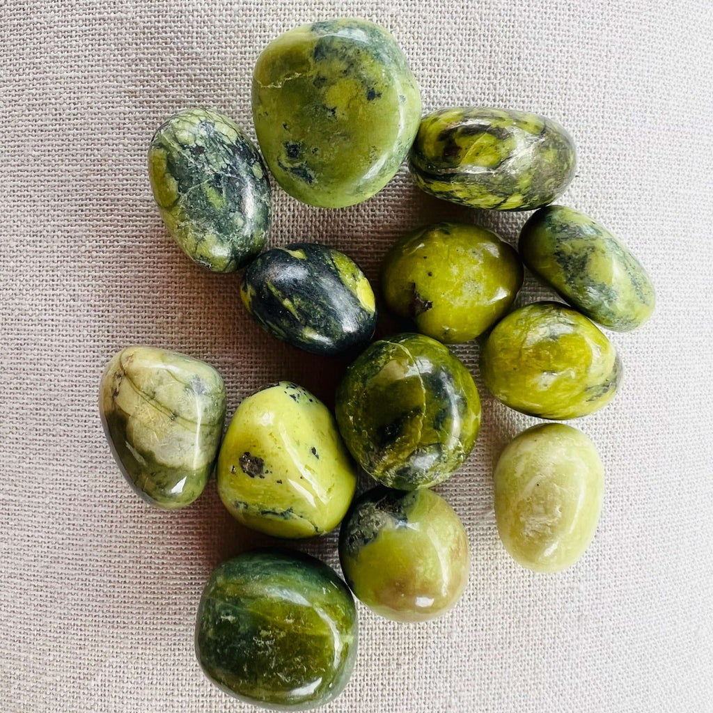 Serpentin piatra rulata mini, druzy.ro, cristale 2