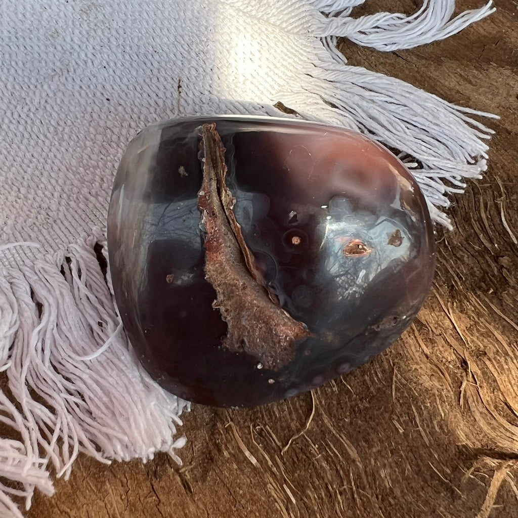 Agat rosu palm stone m2, druzy.ro, cristale 2