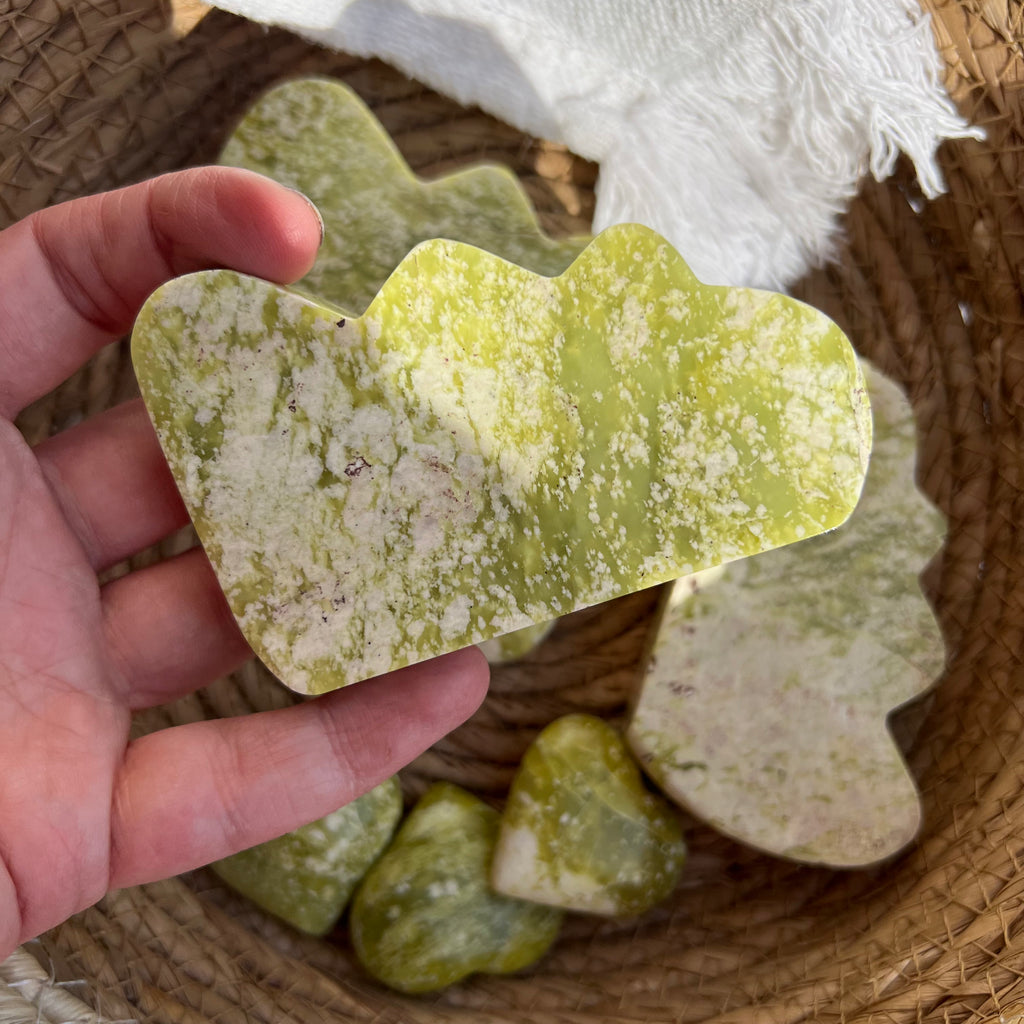 Serpentin forma nor 11*5*2 cm, druzy.ro, cristale 2