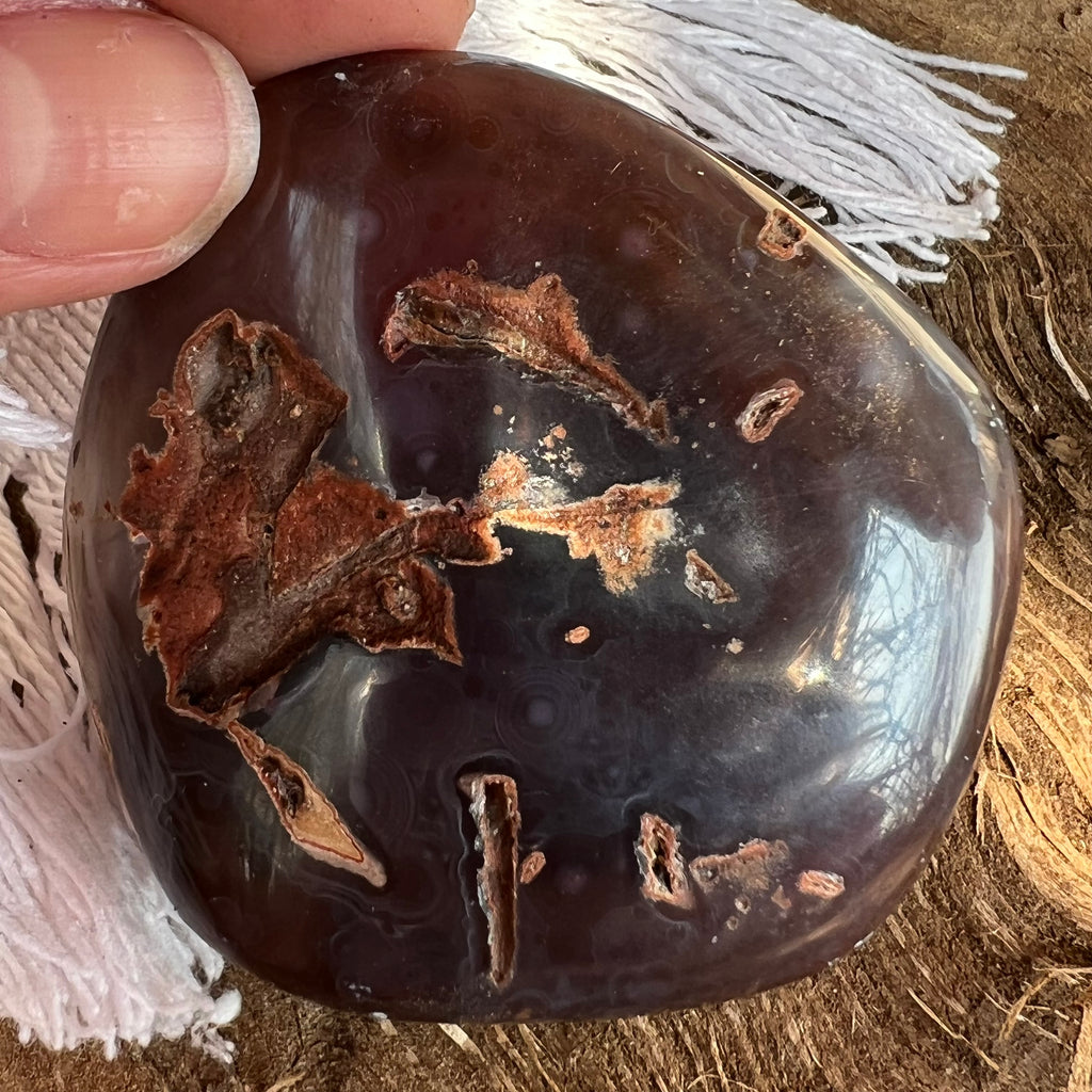 Agat rosu palm stone m2, druzy.ro, cristale 3