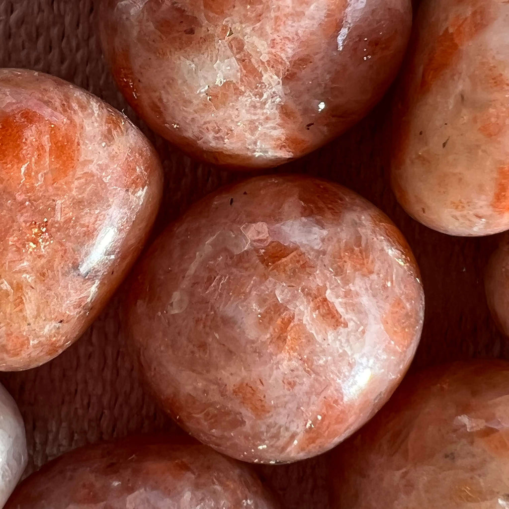 Piatra soarelui -piatra rulata mini, druzy.ro, cristale 3