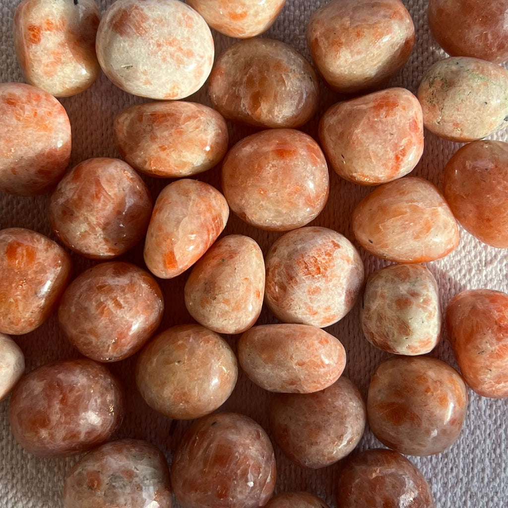 Piatra soarelui -piatra rulata mini, druzy.ro, cristale 2